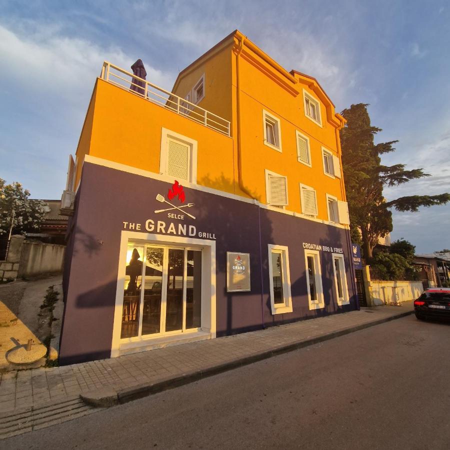Grand - Premium Rooms & Apartments Selce Exteriör bild